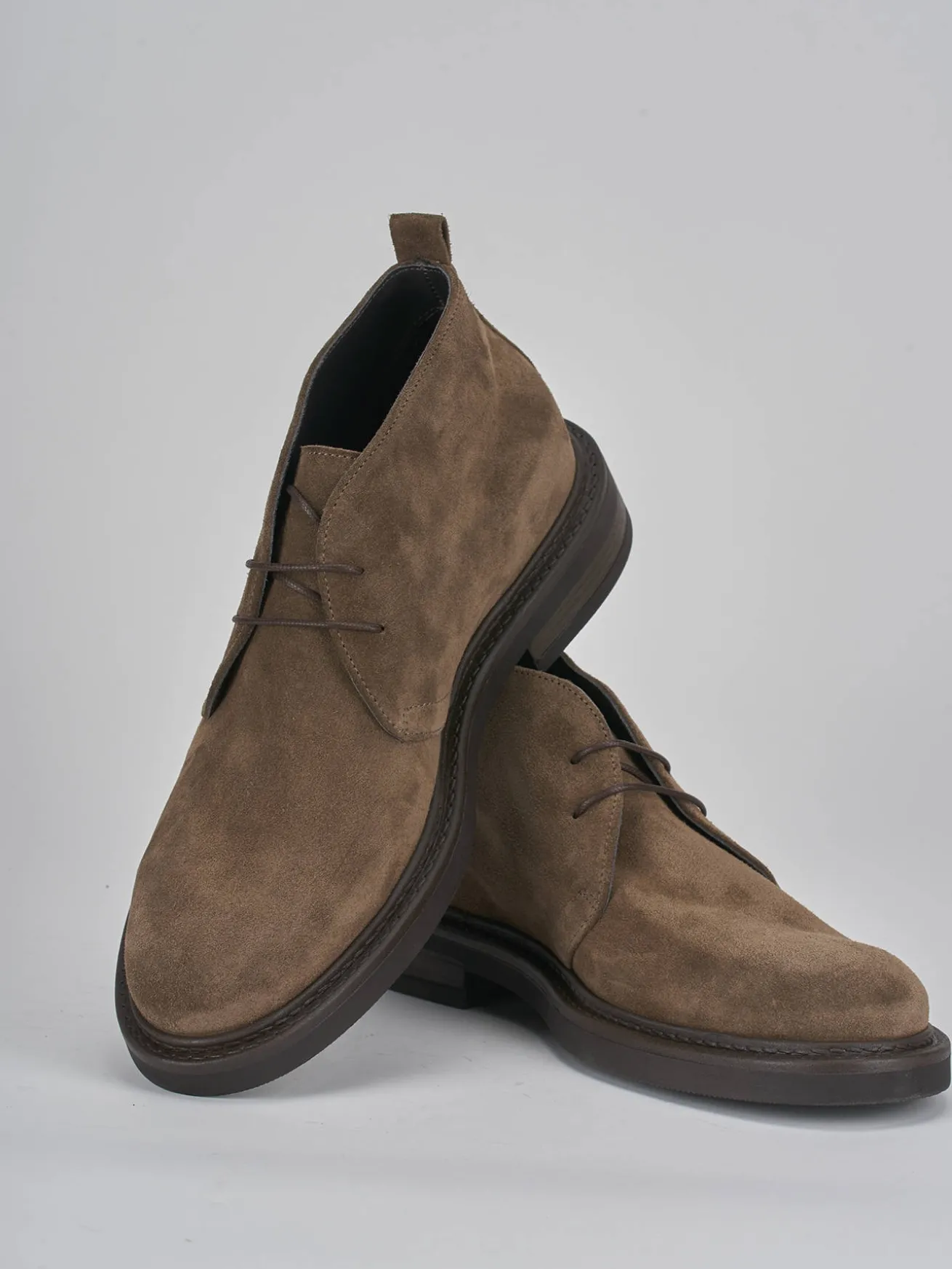 Anfibi camoscio beige