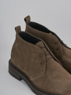 Anfibi camoscio beige