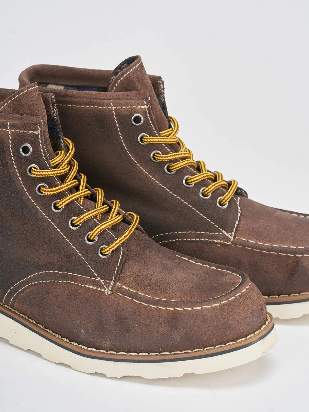 Anfibi camoscio beige