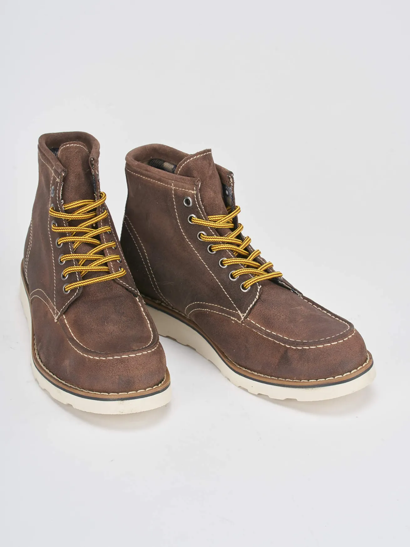 Anfibi camoscio beige