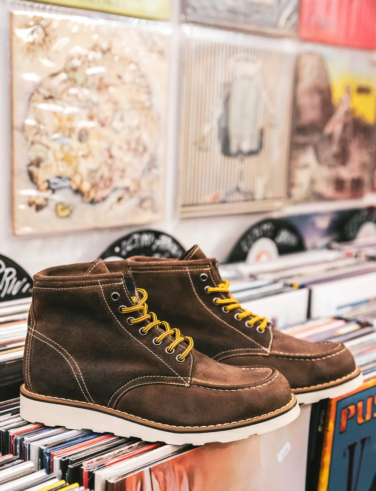 Anfibi camoscio beige