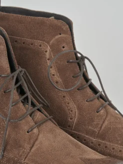 Anfibi camoscio marrone