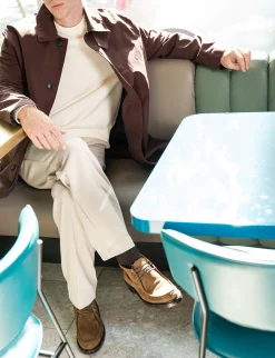 Anfibi camoscio marrone