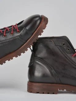 Anfibi pelle marrone