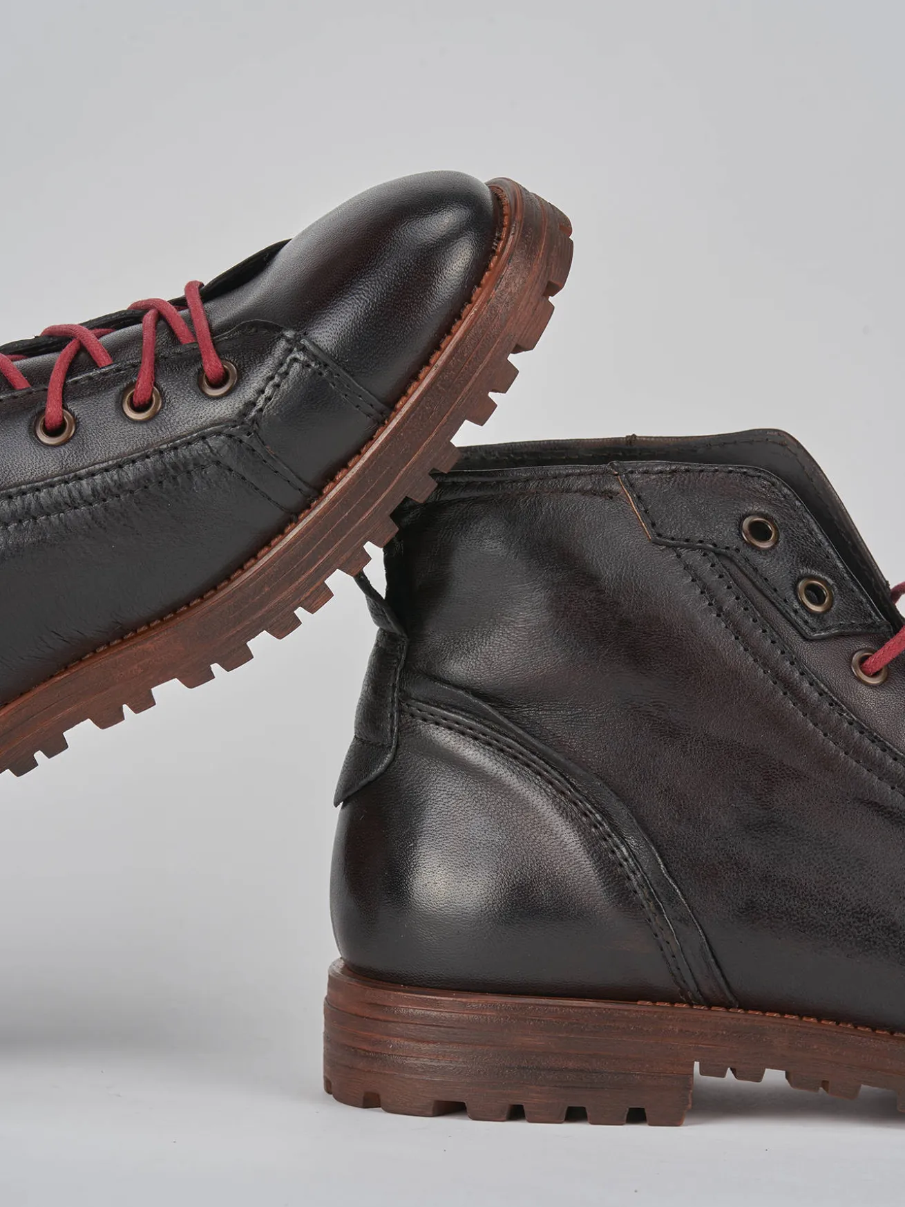 Anfibi pelle marrone