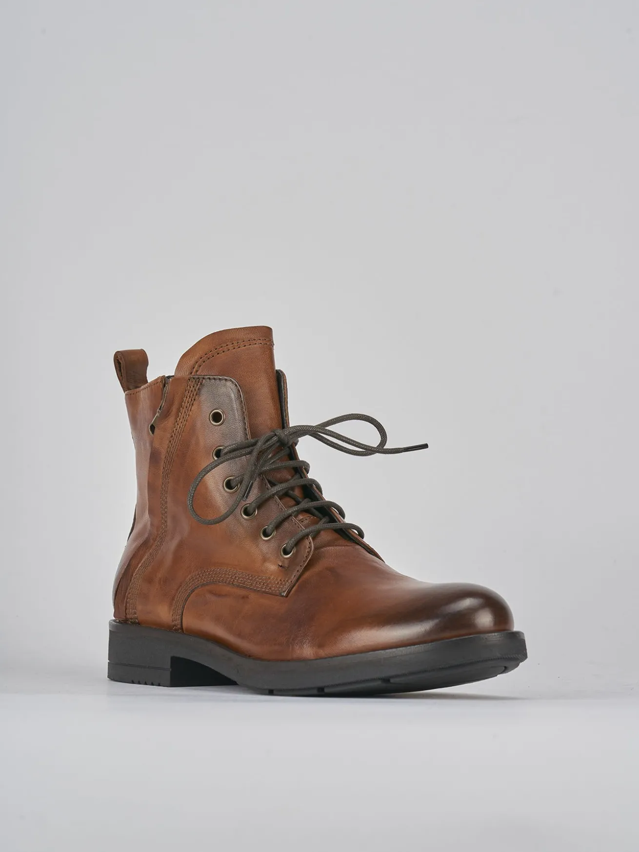 Anfibi pelle marrone