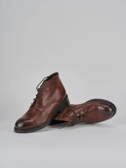 Anfibi pelle marrone