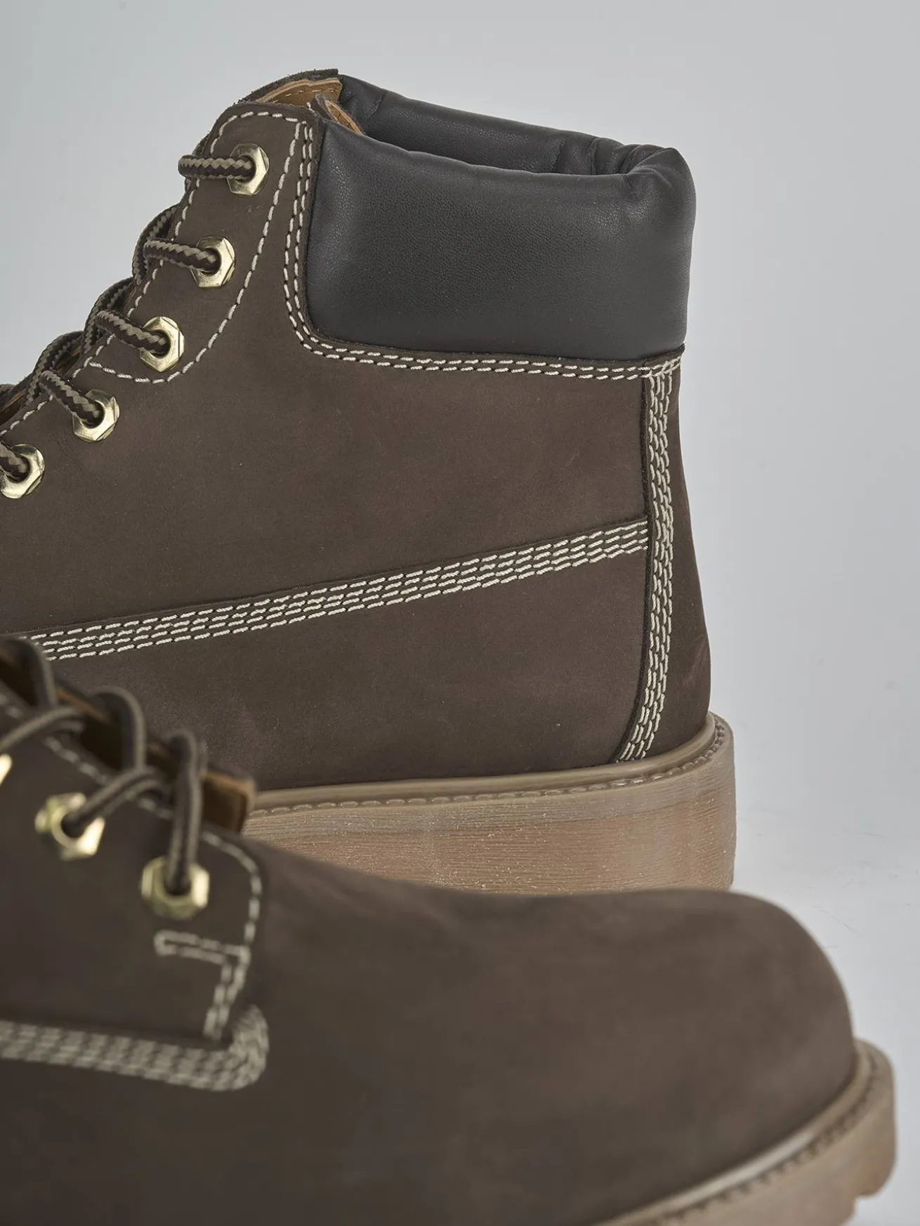 Anfibi tacco 1cm nabuk testa