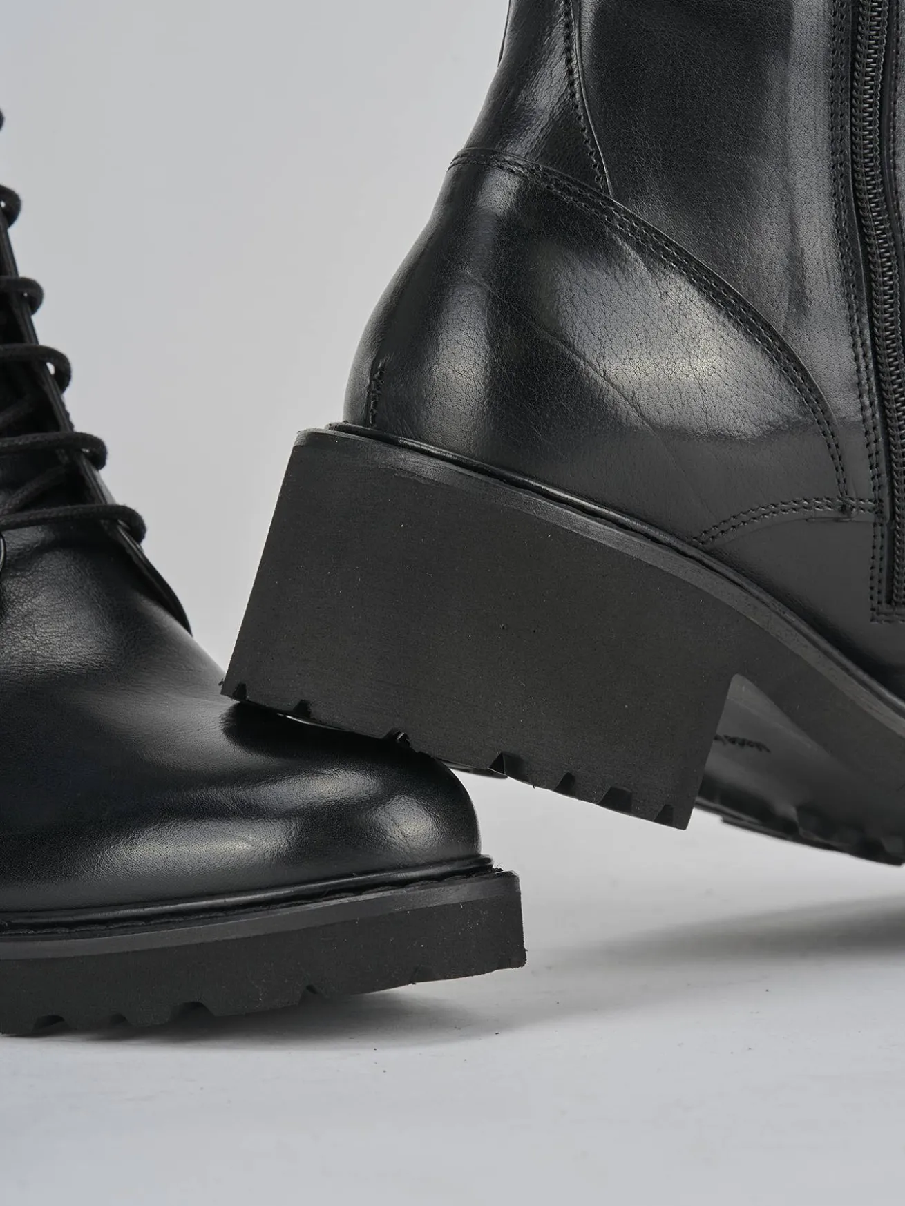 Anfibi tacco 5cm pelle nero