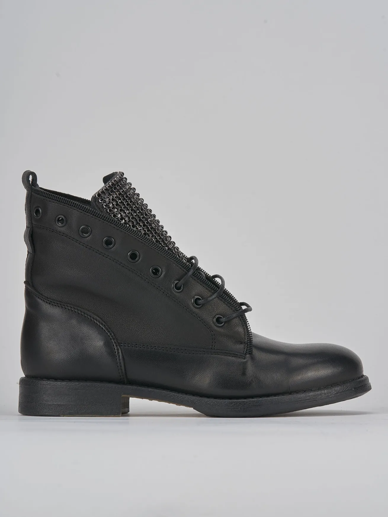 Anfibi tacco 2cm pelle nero