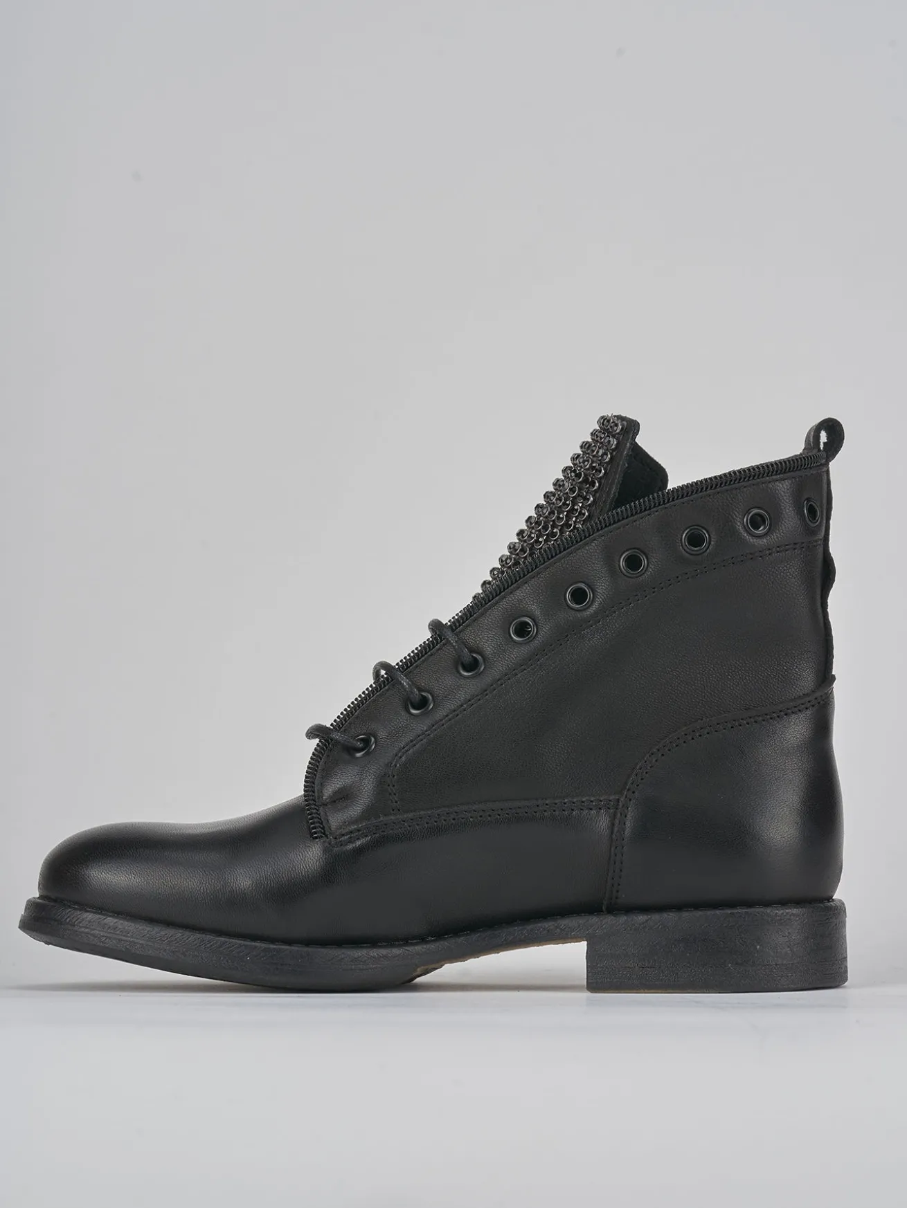 Anfibi tacco 2cm pelle nero