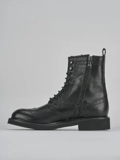 Anfibi tacco 2cm pelle nero