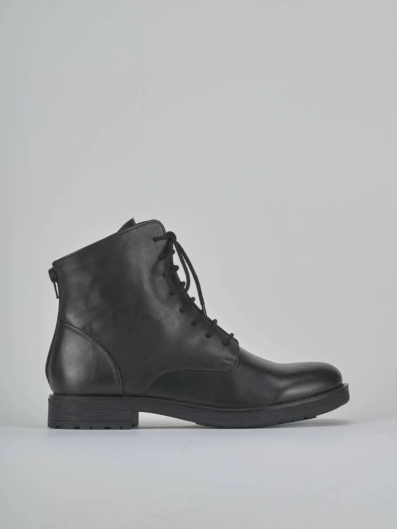 Anfibi tacco 1cm pelle nero