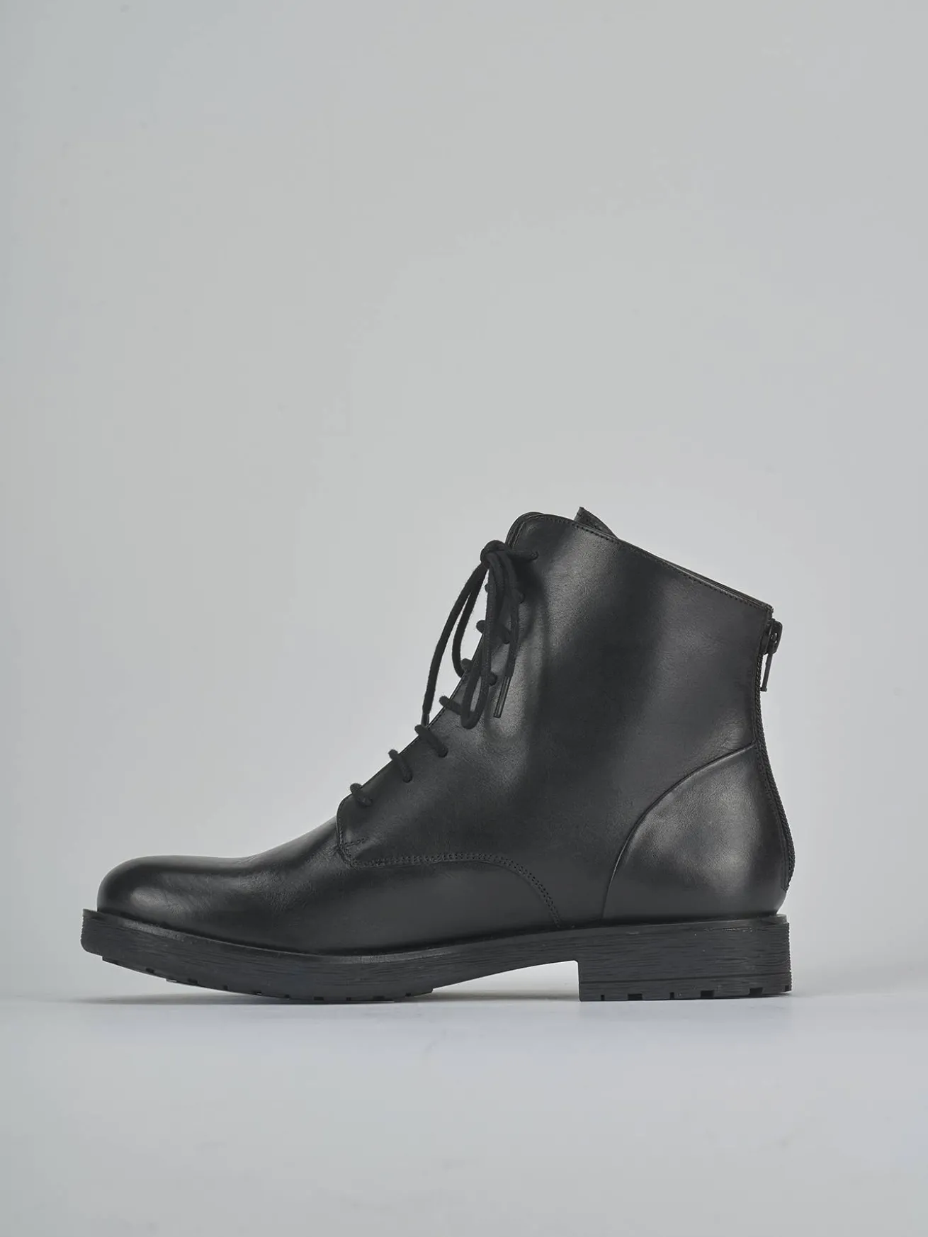 Anfibi tacco 1cm pelle nero