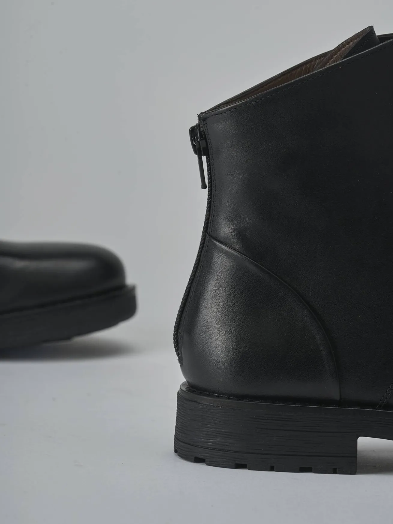 Anfibi tacco 1cm pelle nero