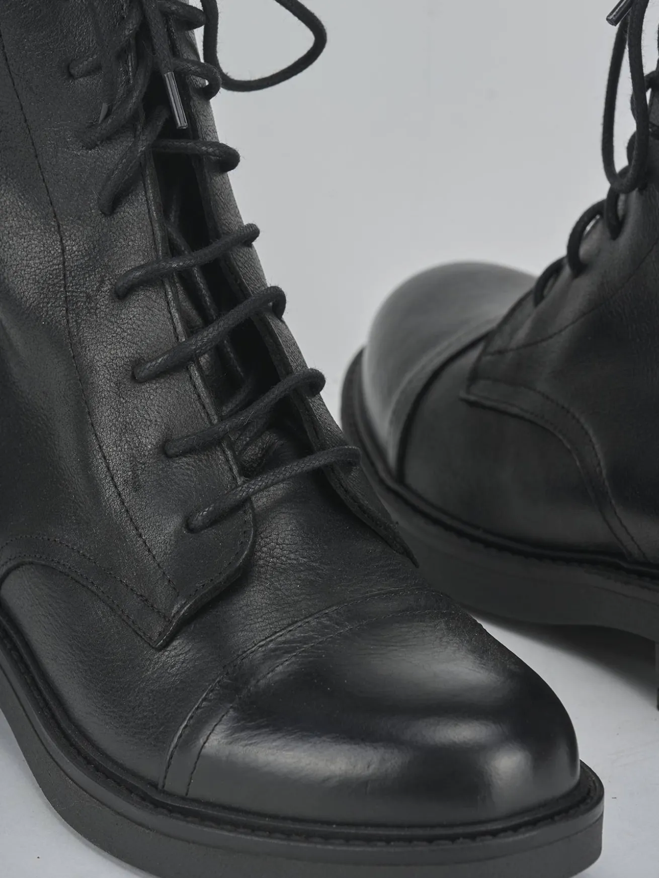 Anfibi tacco 3cm pelle nero