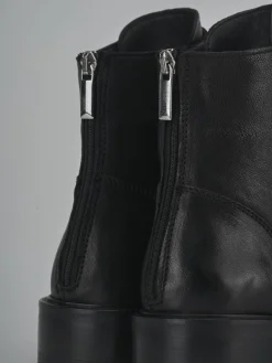 Anfibi tacco 2cm pelle nero