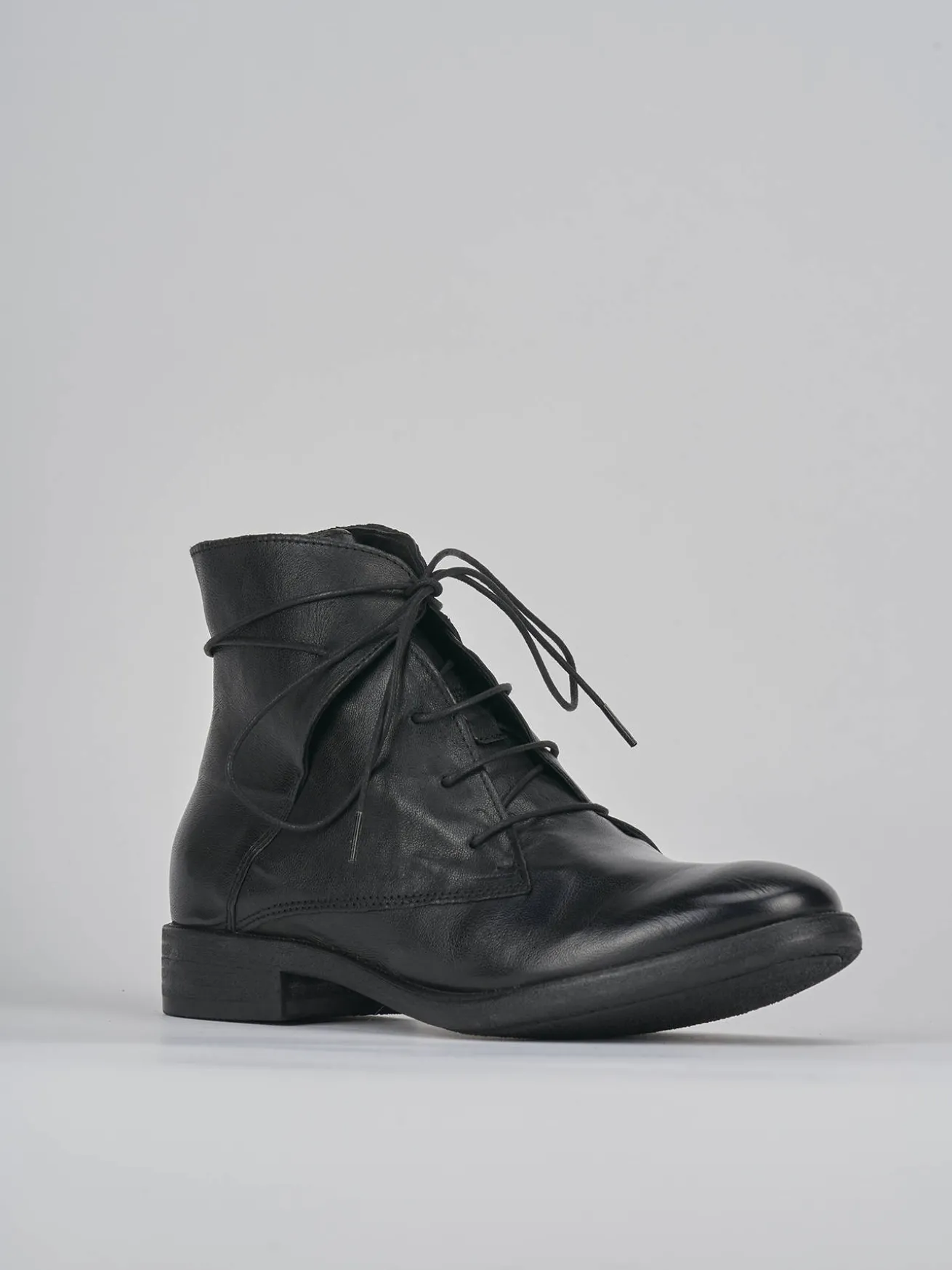 Anfibi tacco 1cm pelle nero