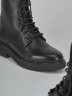 Anfibi tacco 1cm pelle nero