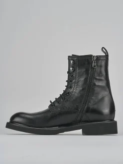 Anfibi tacco 2cm pelle nero