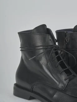 Anfibi tacco 1cm pelle nero