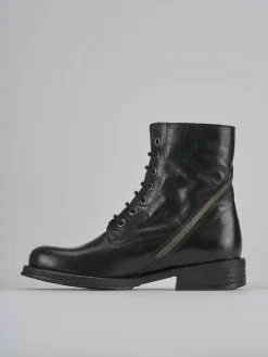 Anfibi tacco 2cm pelle nero