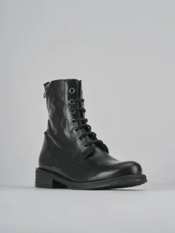 Anfibi tacco 2cm pelle nero