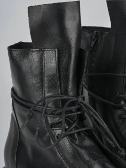 Anfibi tacco 1cm pelle nero