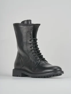 Anfibi tacco 2cm pelle nero