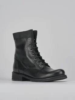 Anfibi tacco 2cm pelle nero