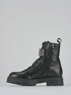 Anfibi tacco 2cm pelle nero