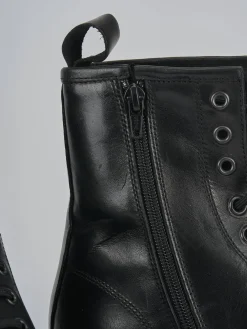 Anfibi tacco 2cm pelle nero