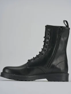 Anfibi tacco 2cm pelle nero