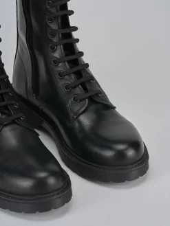 Anfibi tacco 2cm pelle nero