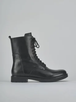 Anfibi tacco 2cm pelle nero