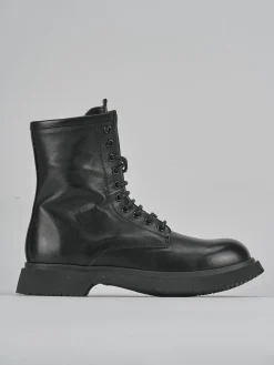 Anfibi tacco 2cm pelle nero