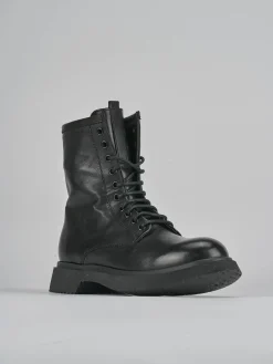 Anfibi tacco 2cm pelle nero