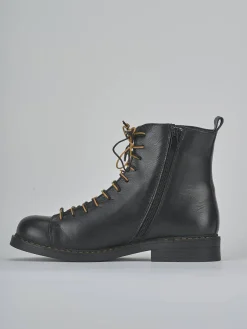 Anfibi tacco 1cm pelle nero