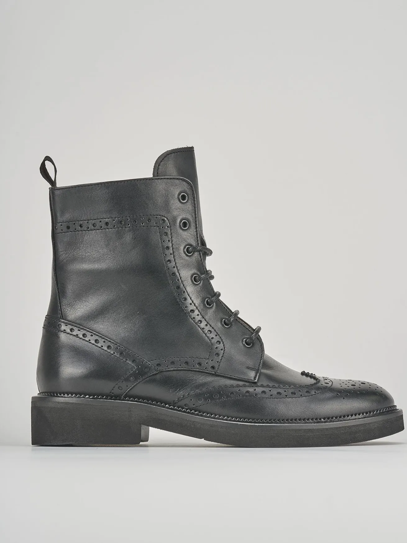 Anfibi tacco 2cm pelle nero