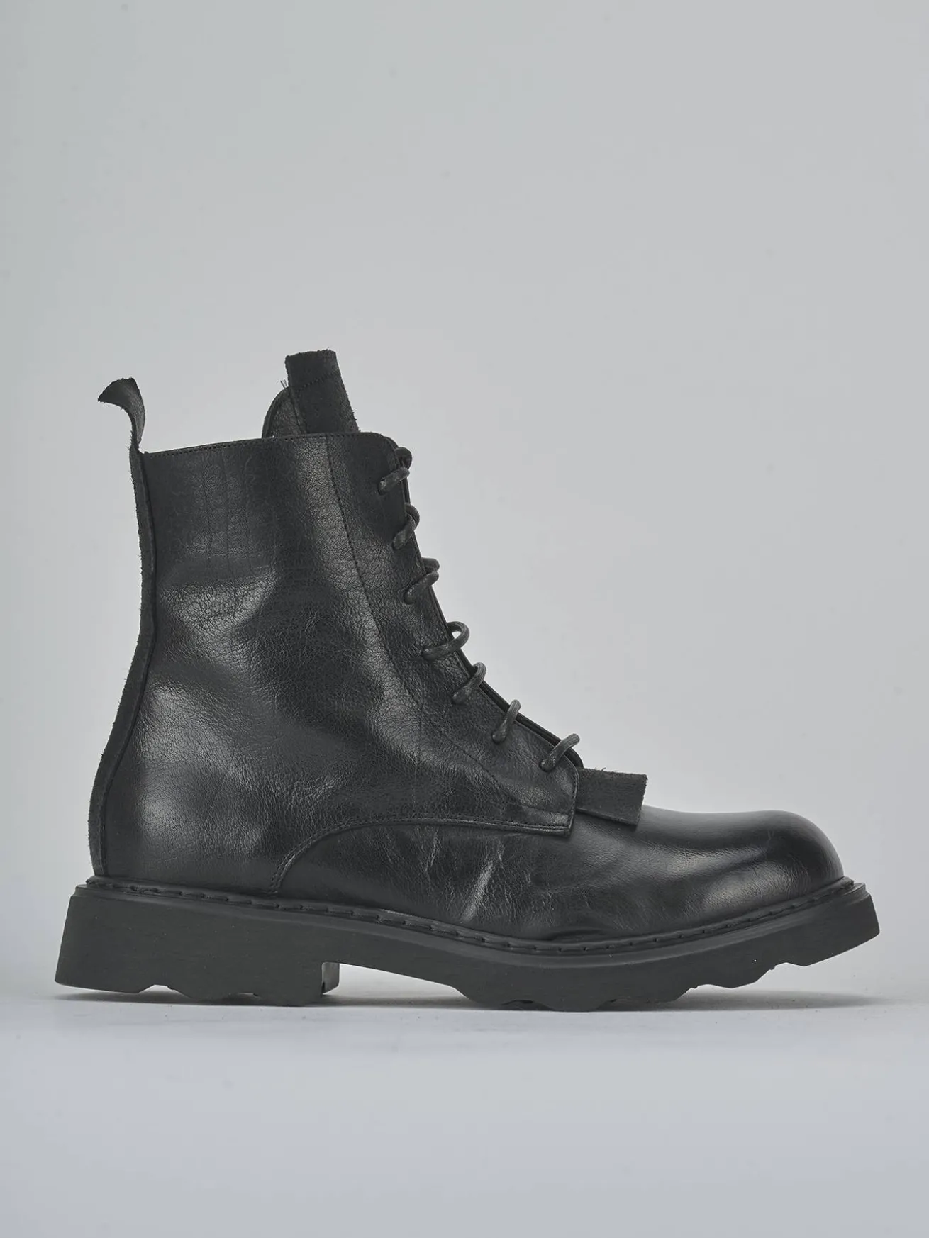 Anfibi tacco 2cm pelle nero