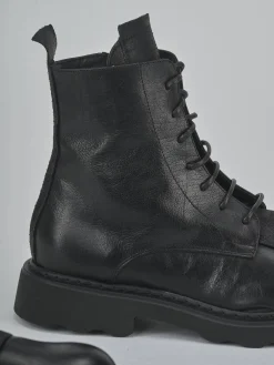 Anfibi tacco 2cm pelle nero