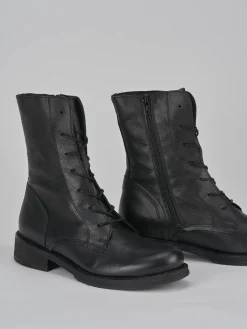 Anfibi tacco 2cm pelle nero