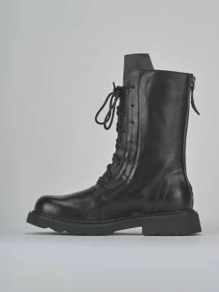 Anfibi tacco 2cm pelle nero