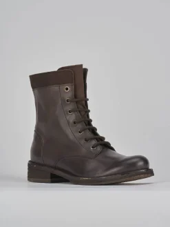 Anfibi tacco 2cm pelle testa