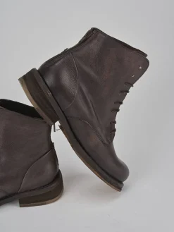 Anfibi tacco 2cm pelle testa