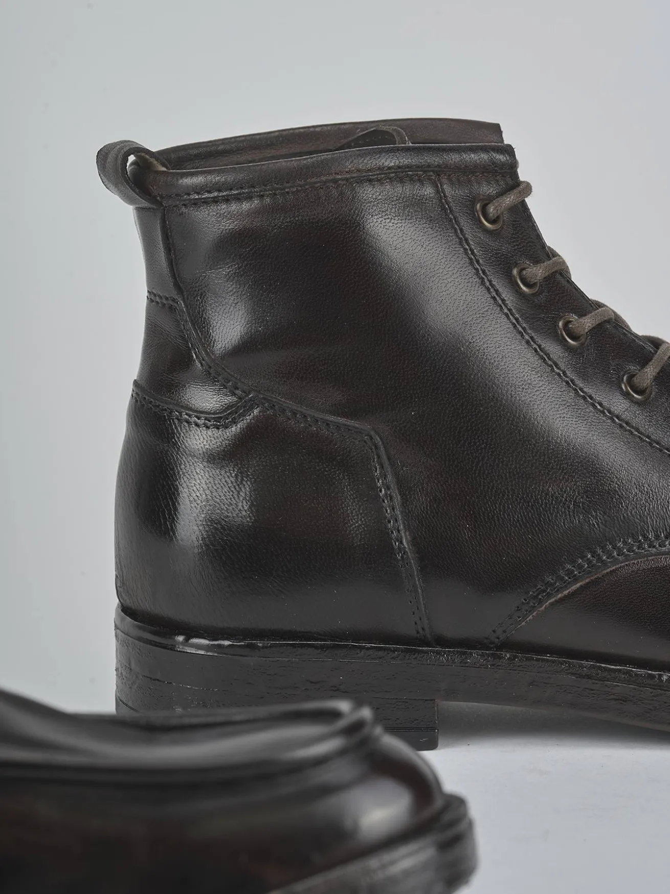 Anfibi tacco 1cm pelle testa