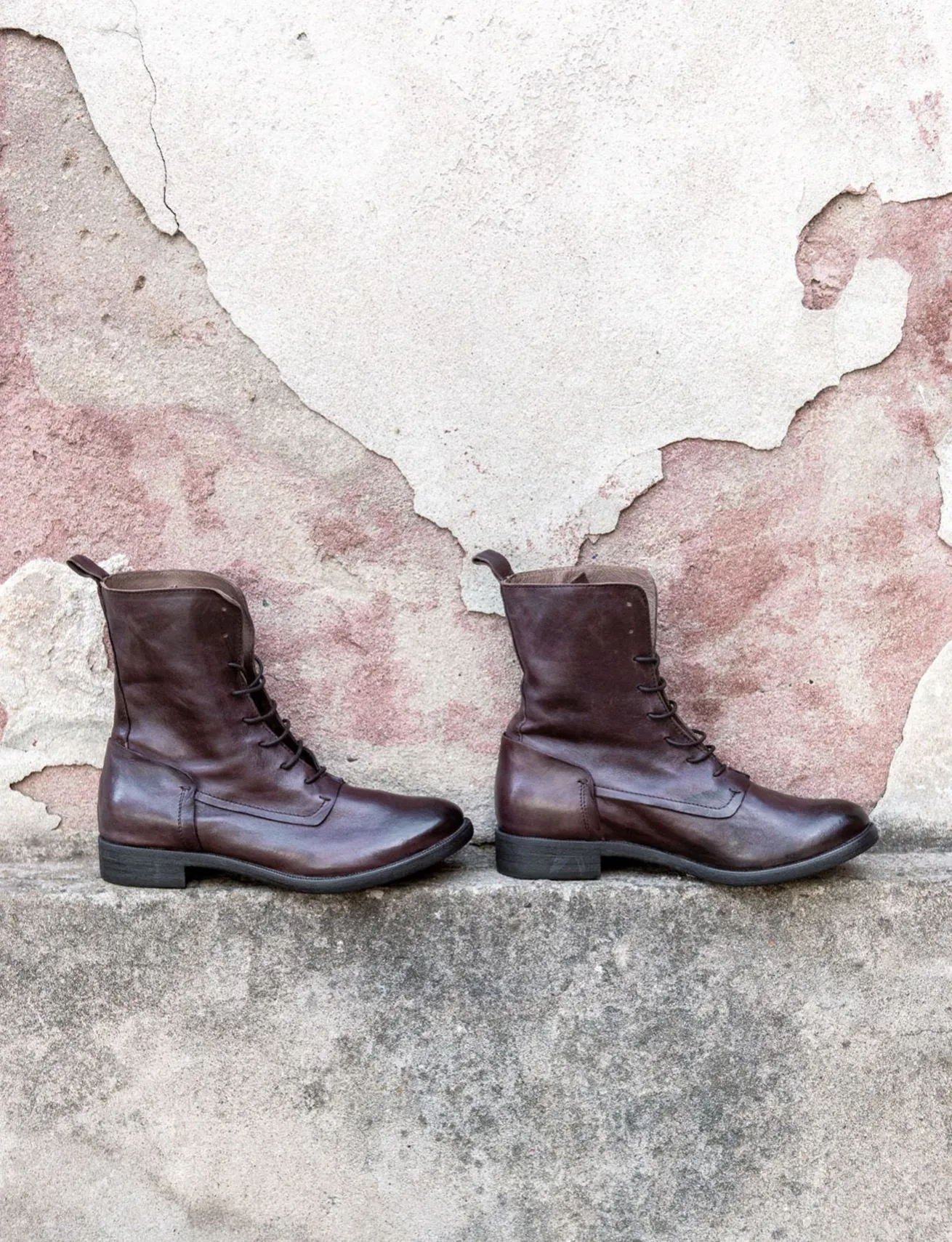 Anfibi tacco 1cm pelle testa