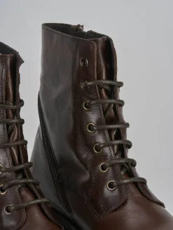 Anfibi tacco 2cm pelle testa