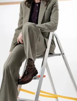 Anfibi tacco 2cm pelle testa