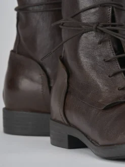 Anfibi tacco 1cm pelle testa